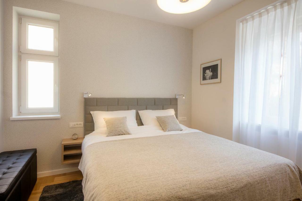 Apartment N10 *